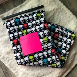 BETSEY JOHNSON Ultra Soft Skulls Oversized Throw
